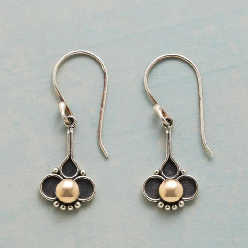 Chic Boho Clover Pearl Earrings - Elegant Silver Design