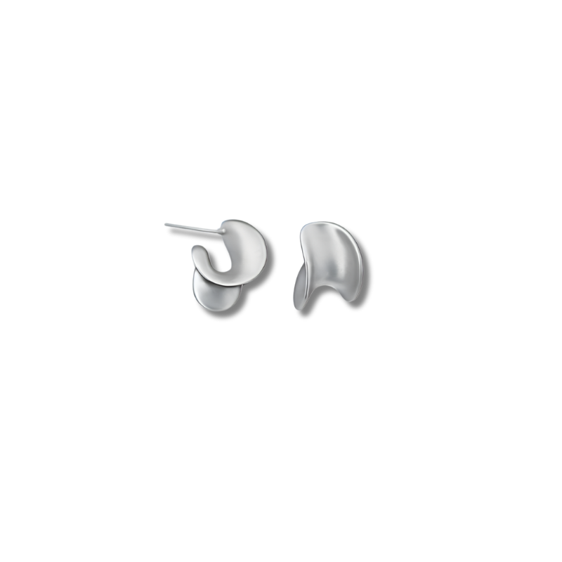 Erin Curve Stud Earrings - Elegant and modern earrings for a stylish look