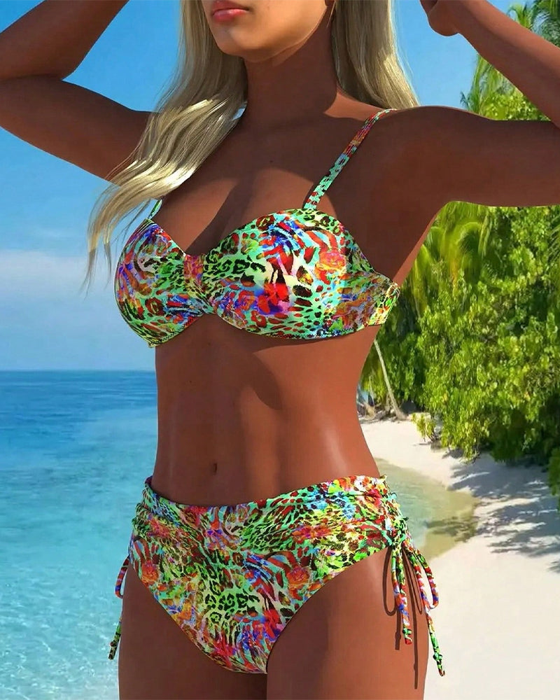 Eye-catching Split Swimsuit with Leopard Print