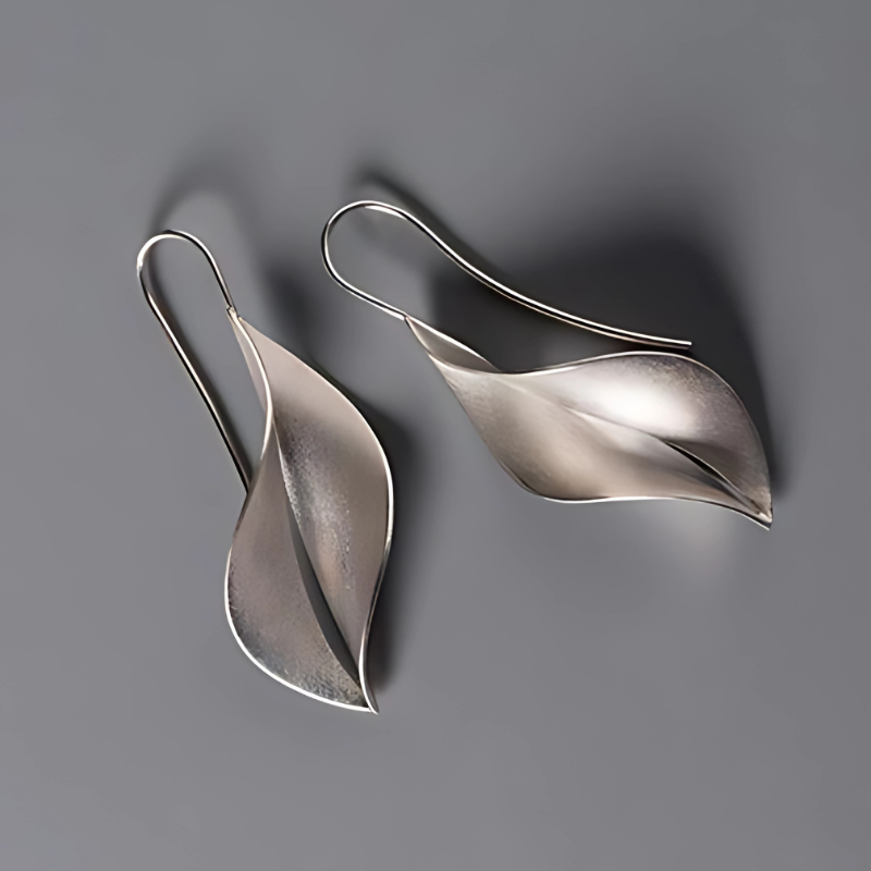 Ely Vintage Silver Pyramid-Shaped Earrings - Timeless Elegance