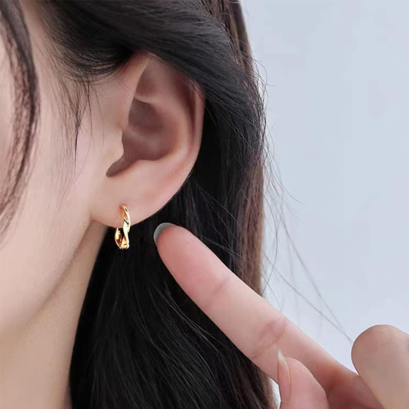 Elegant Twisted Hoop Earrings - Vera for a stylish look