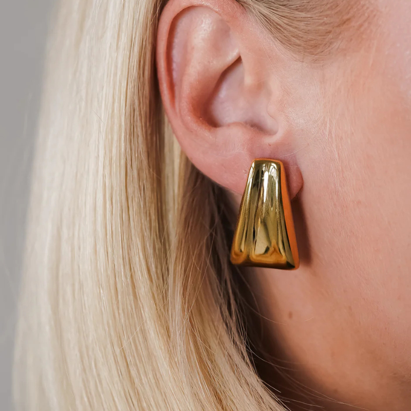 Stylish Elegant Gold Earring Set - Mira for a Luxurious Look