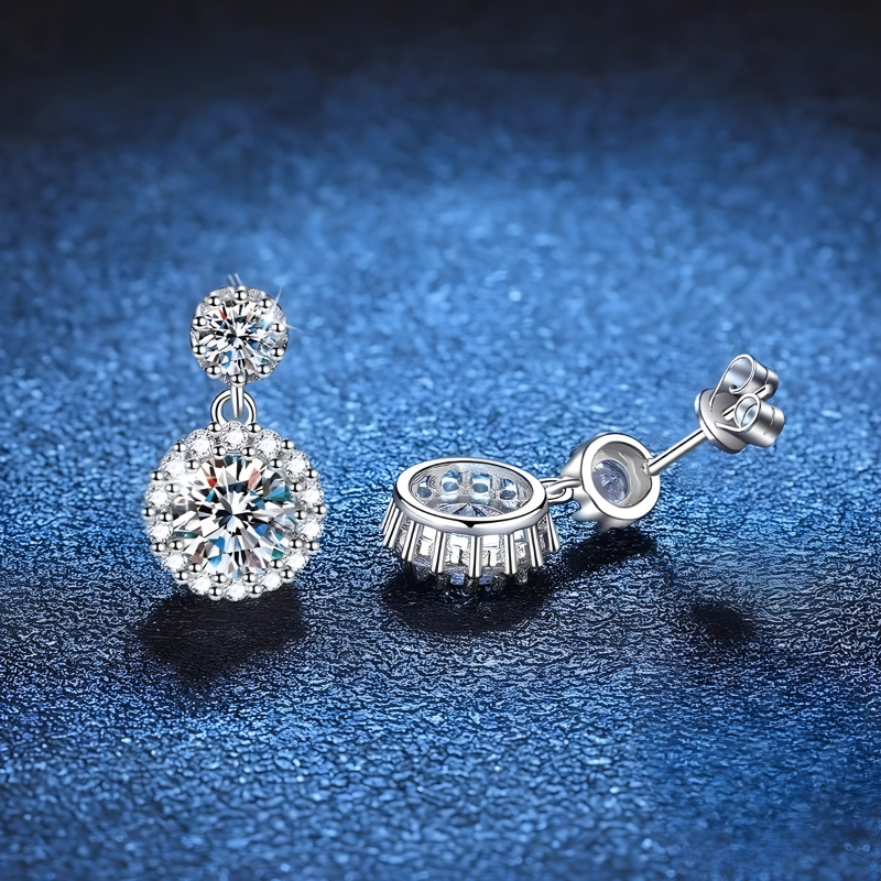 Stylish Silver Moissanite Stud Earrings - Elegance and Shine in One