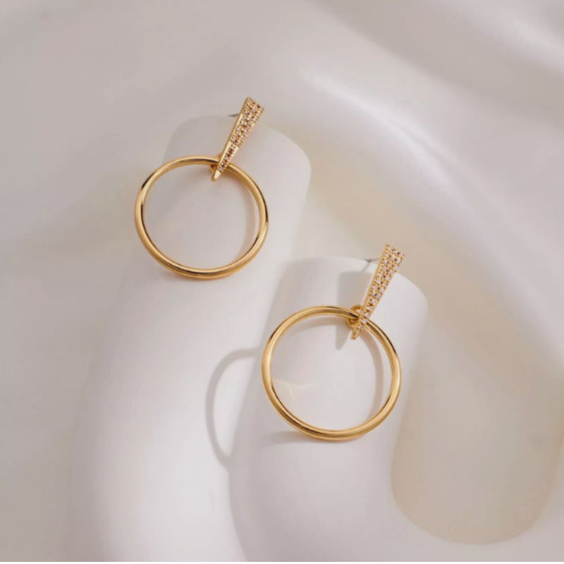 Elegant Gold Plated Round Paperclip Earrings - Megan