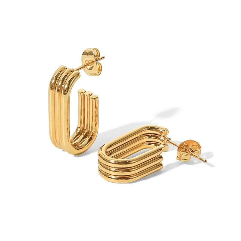 Refined Cleo Hoop Earrings in Shiny Gold