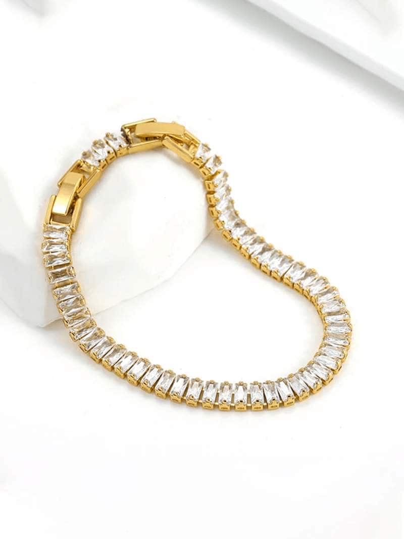 Elegant Tennis Wristband Baguette with Shiny Gemstones