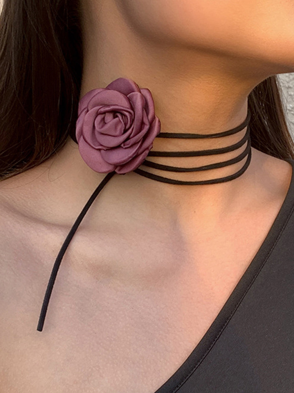 Rozenknop Choker Necklace