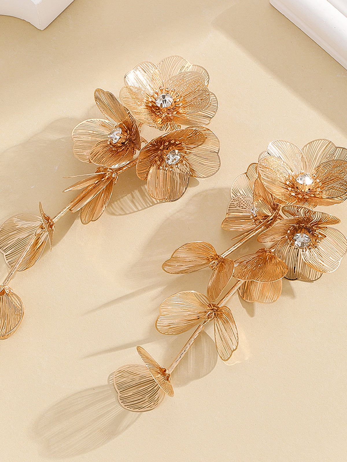 Charming Floral Fringe Jewelry for a Stylish Touch