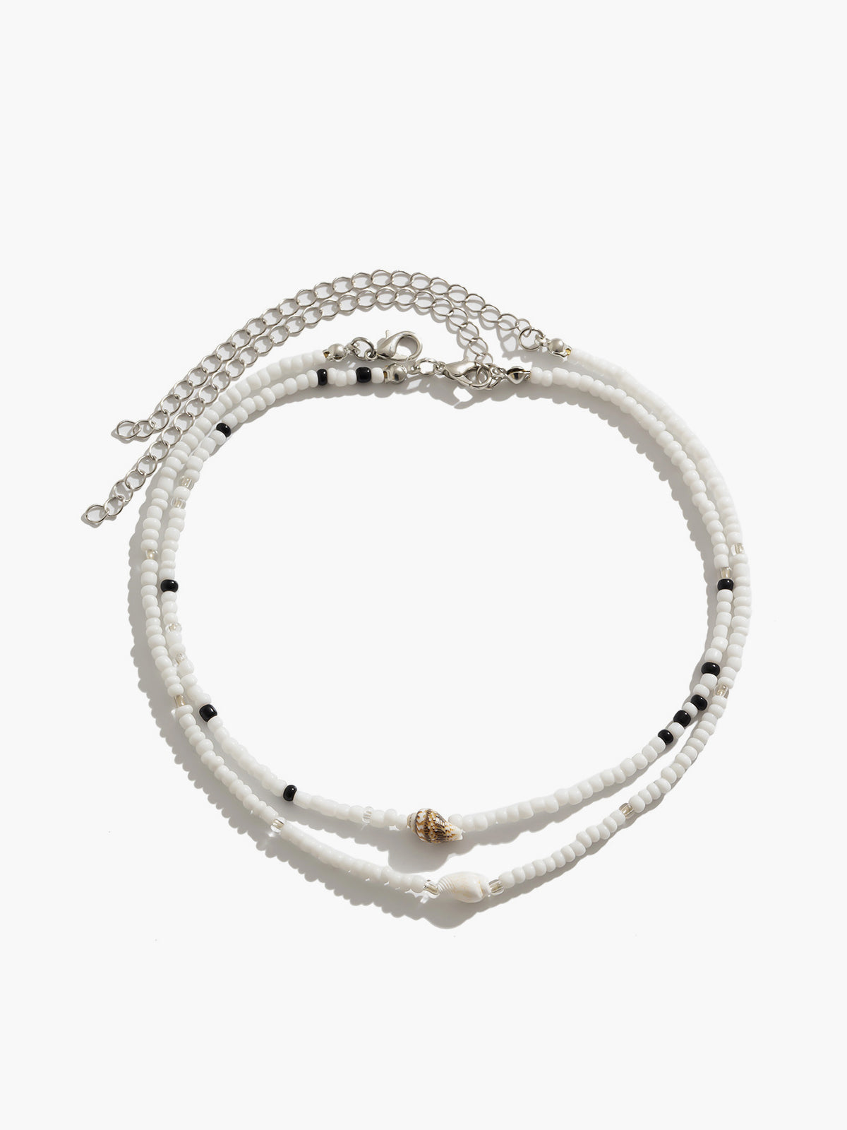 Carry the beauty of the sea with the elegant shell bracelet