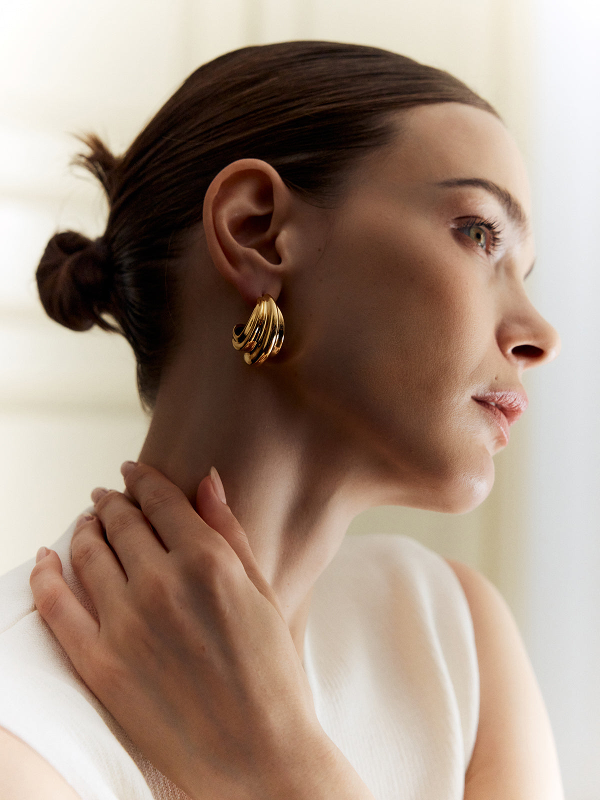 Impressive shell-shaped jewelry for an elegant style