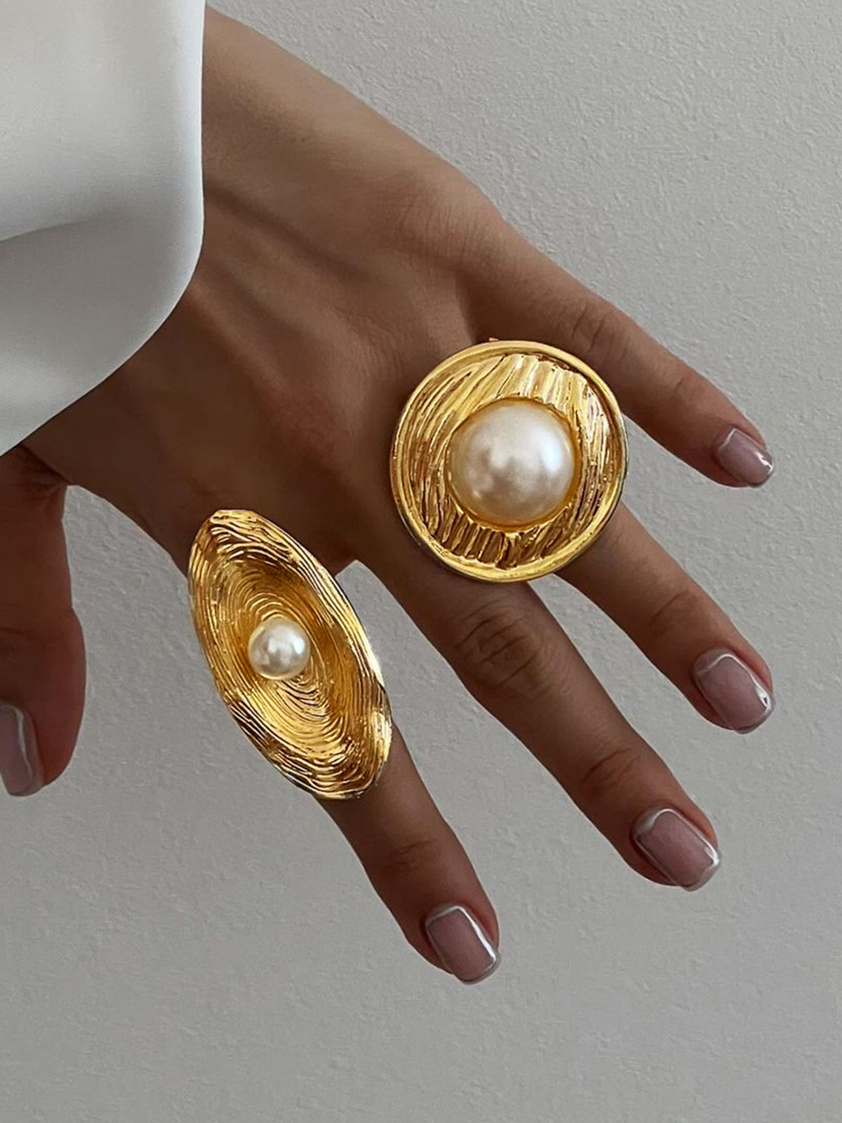 Elegant Gold Pearl Ring for Timeless Sophistication