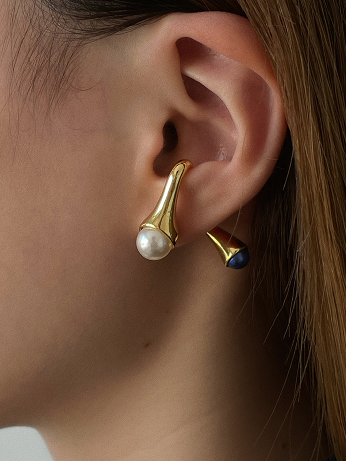 Elegant Gold Stacked Pearl Earring (Single)