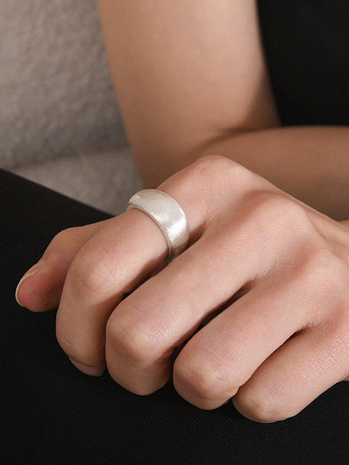 Elegant oval brushed ring for a sleek minimalist look