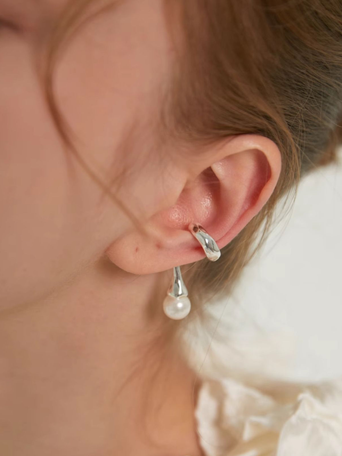 Elegant Ear Cuff Earring with Unique Pearl Drop