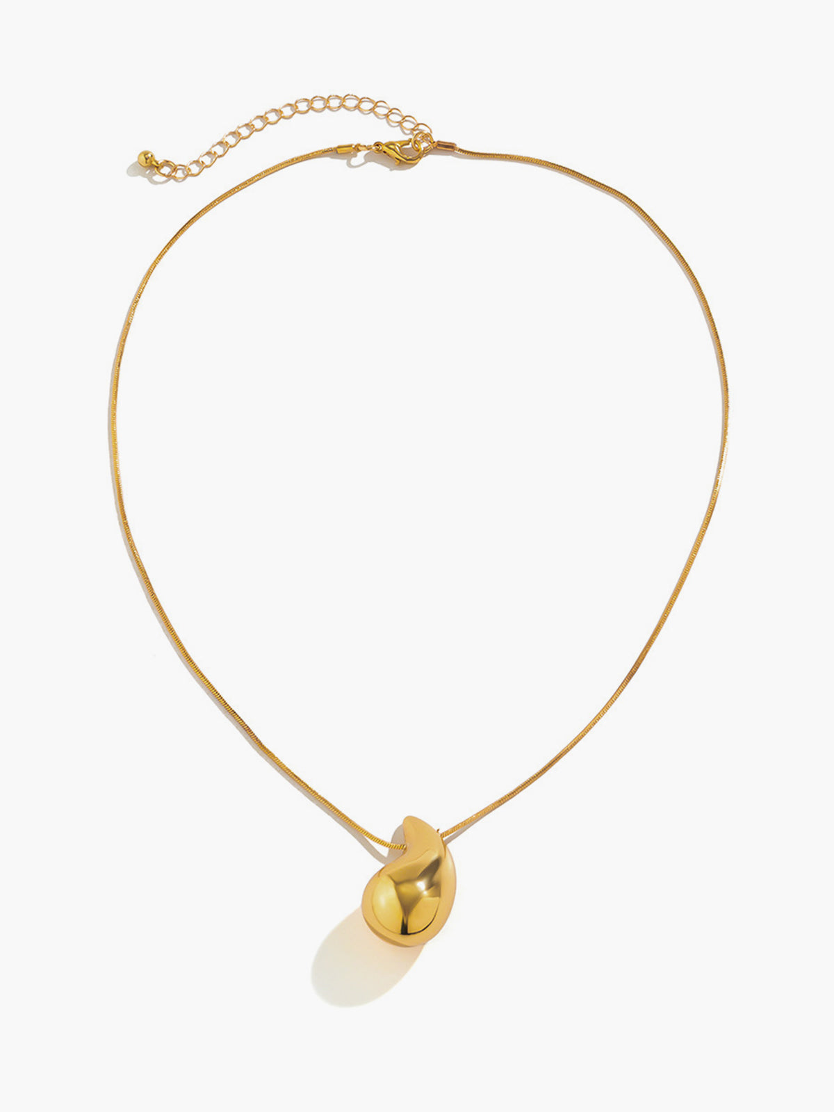 Shiny Comma Pendant Necklace