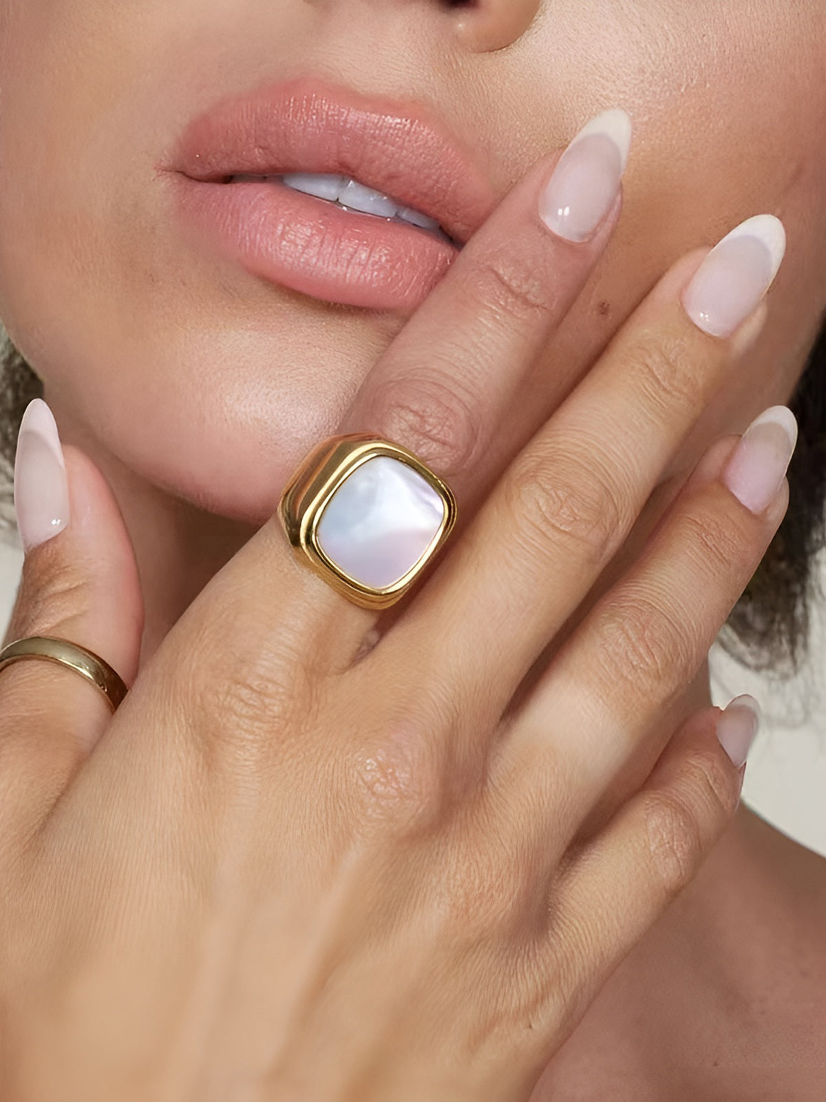 Authentic Signet Ring with Elegant Square Shell