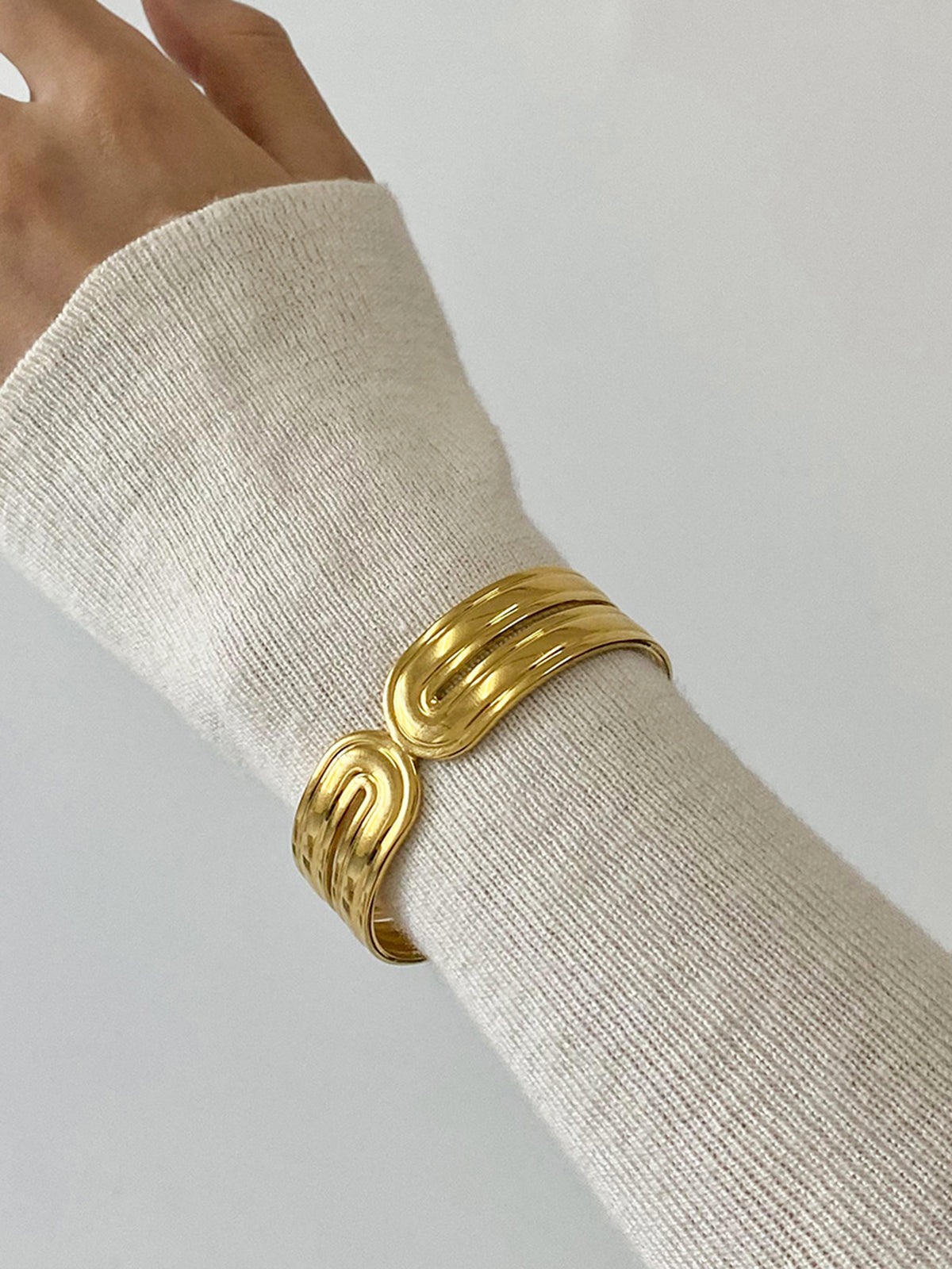 Spatial Open Tunnel Cuff Bracelet