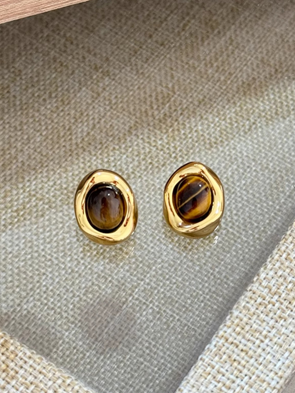 Timeless Vintage Tiger's Eye Earrings for a Touch of Elegance
