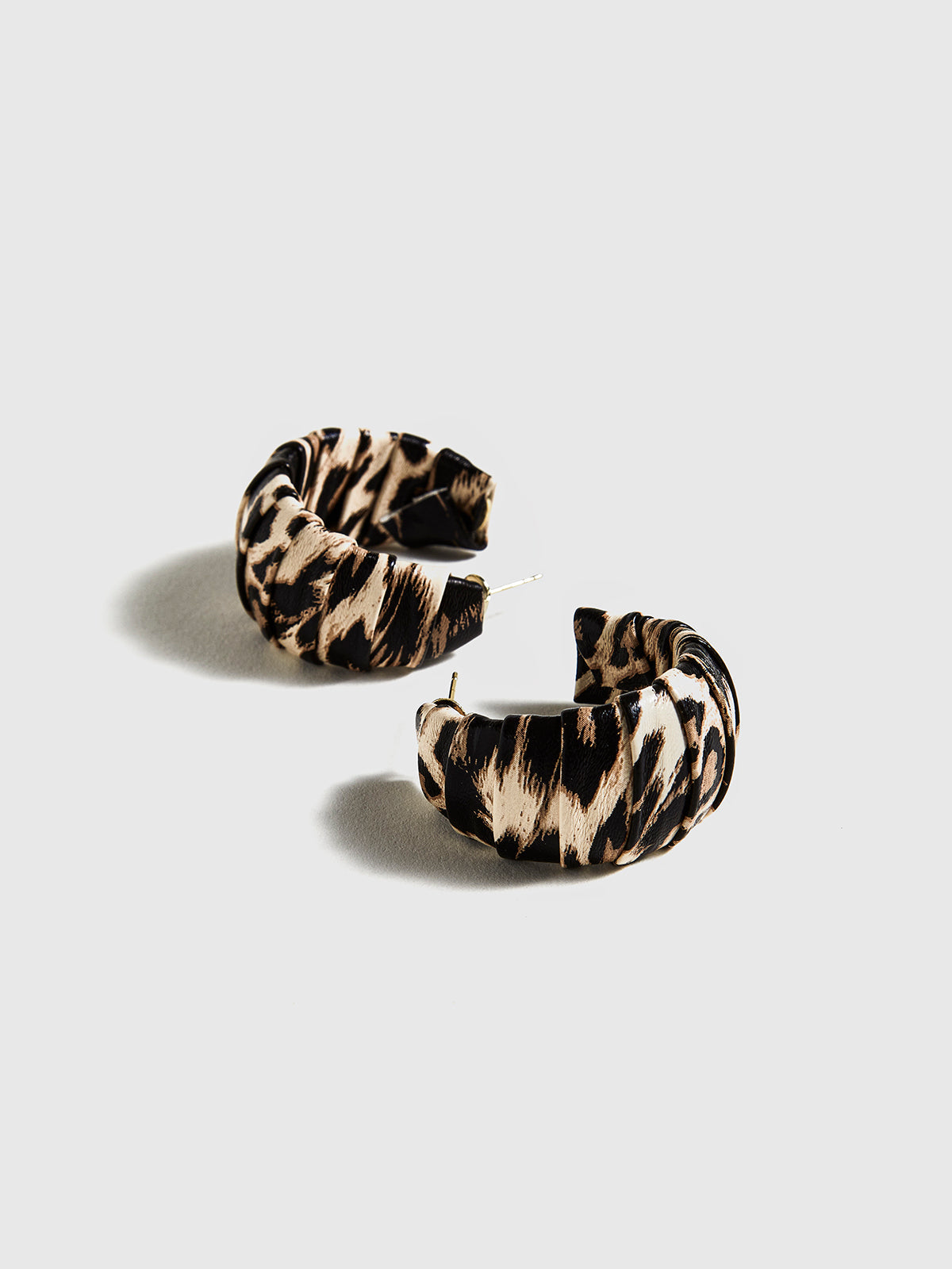 C-hangers with leopard print for a wild look