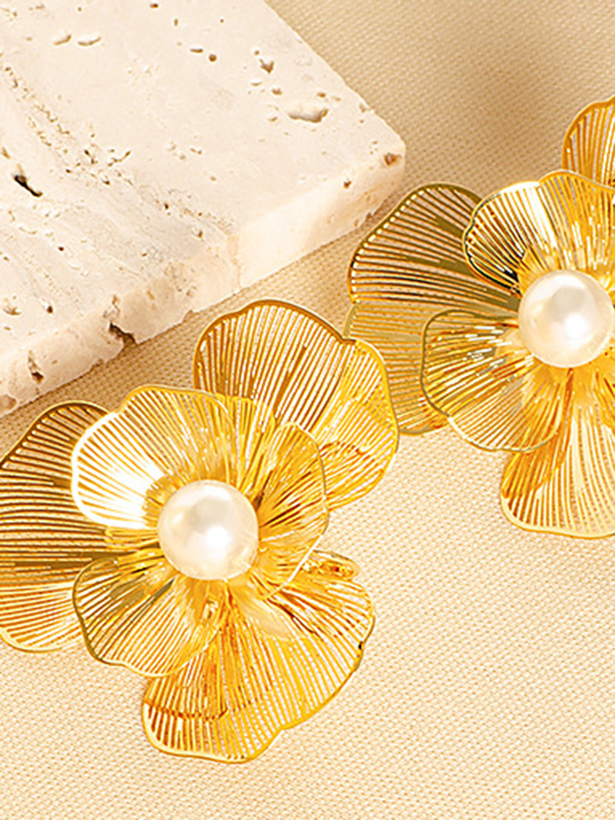 3D Metal Flower Earrings with Elegant Pearl