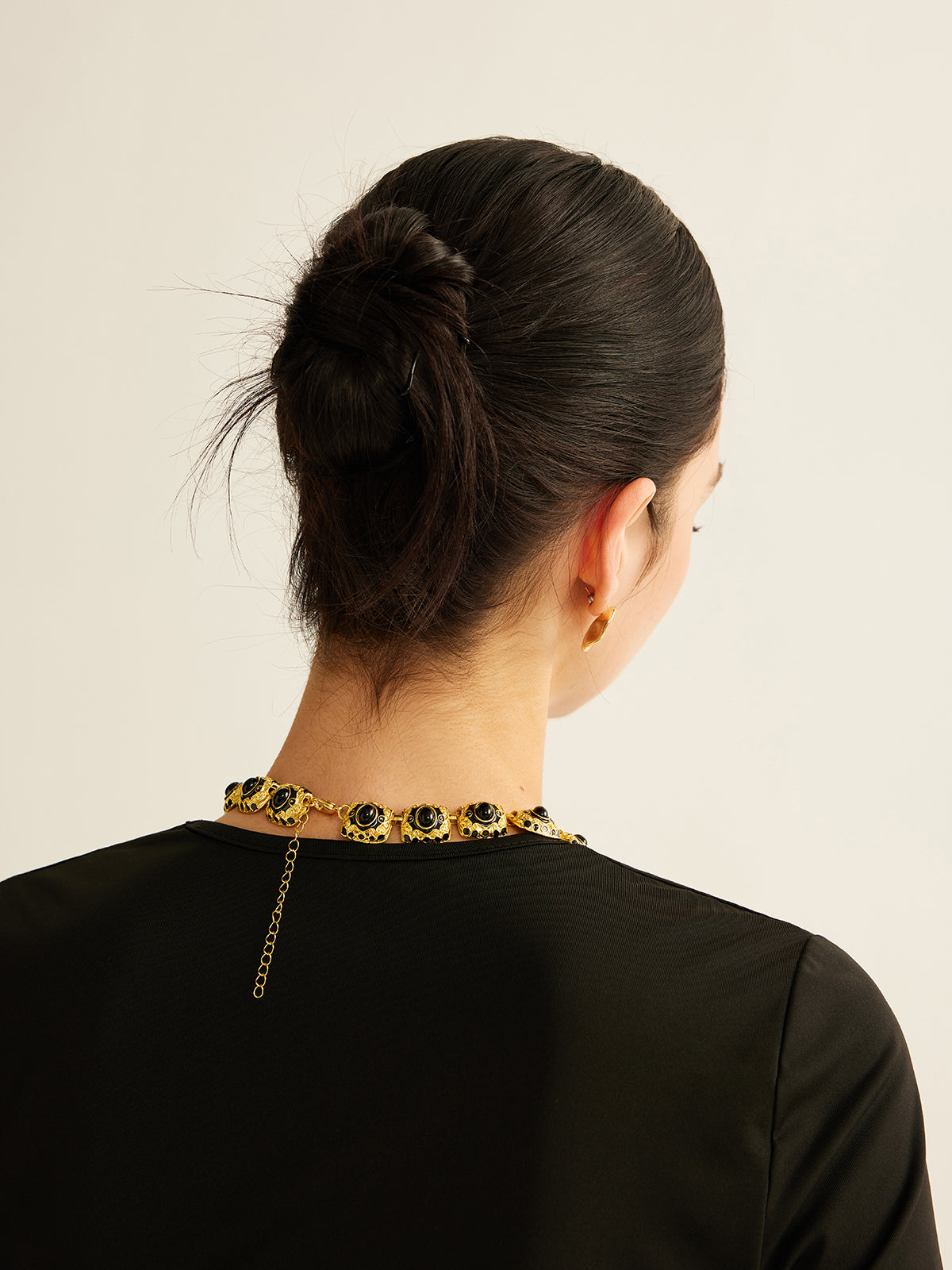 Stylish Vintage Beaded Necklace - The Meeting Place of Elegance and Grace