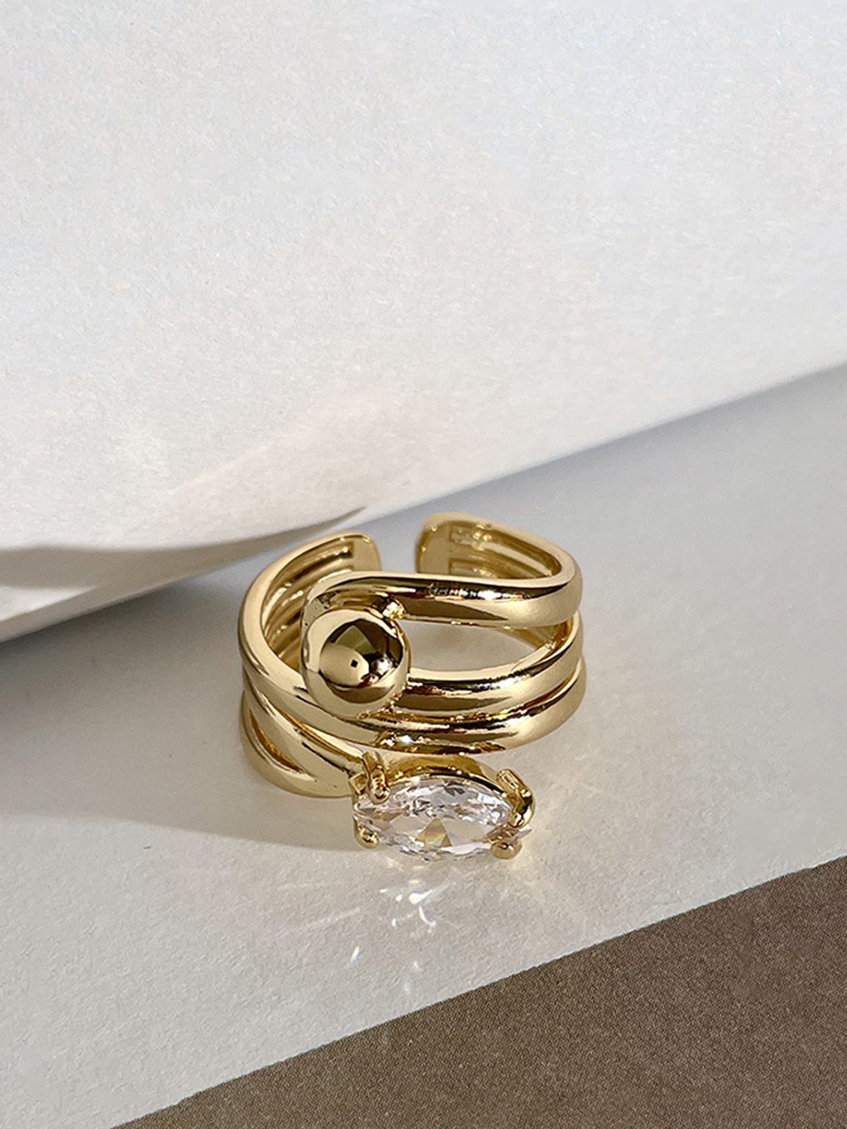 Elegant Twist Ring - Stylish and Chic Jewelry for Every Occasion