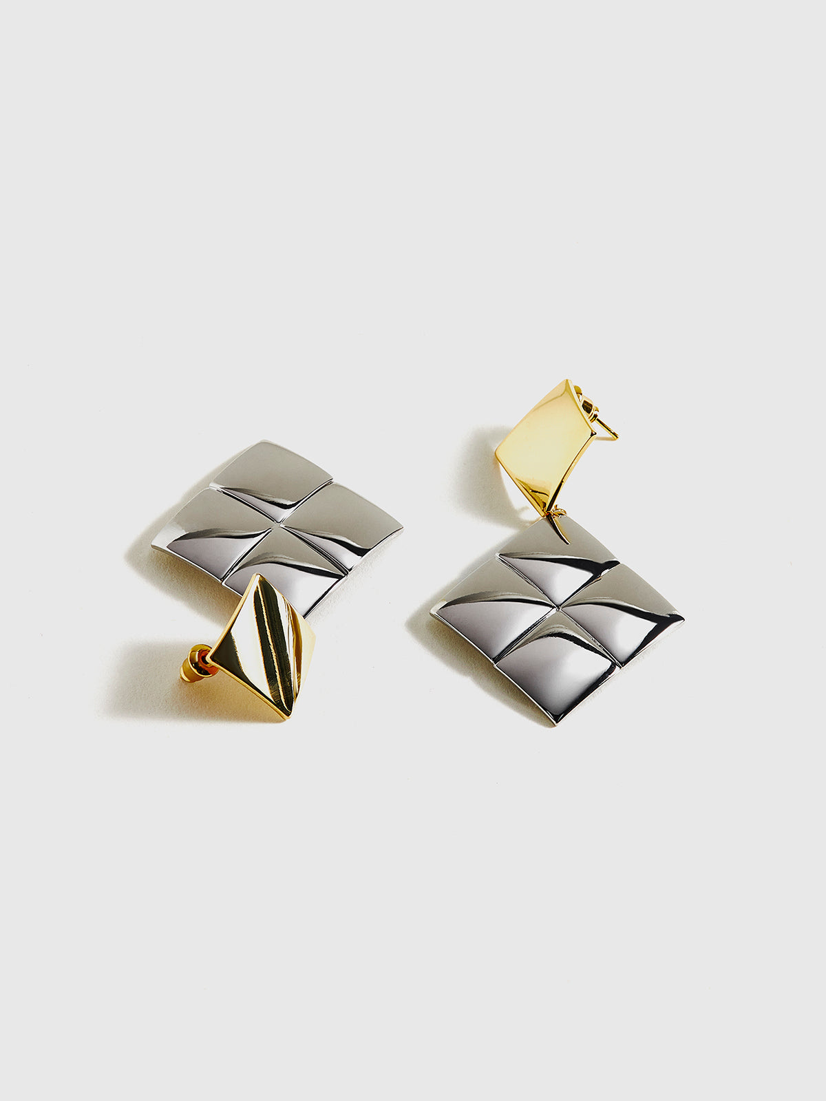 Square earrings with contrasting colors for a bold style