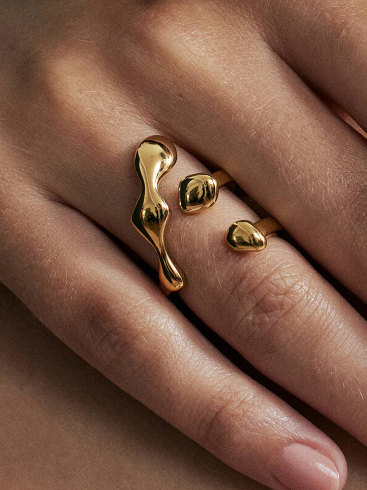 Adjustable Liquid Lava Ring, open and with a unique style