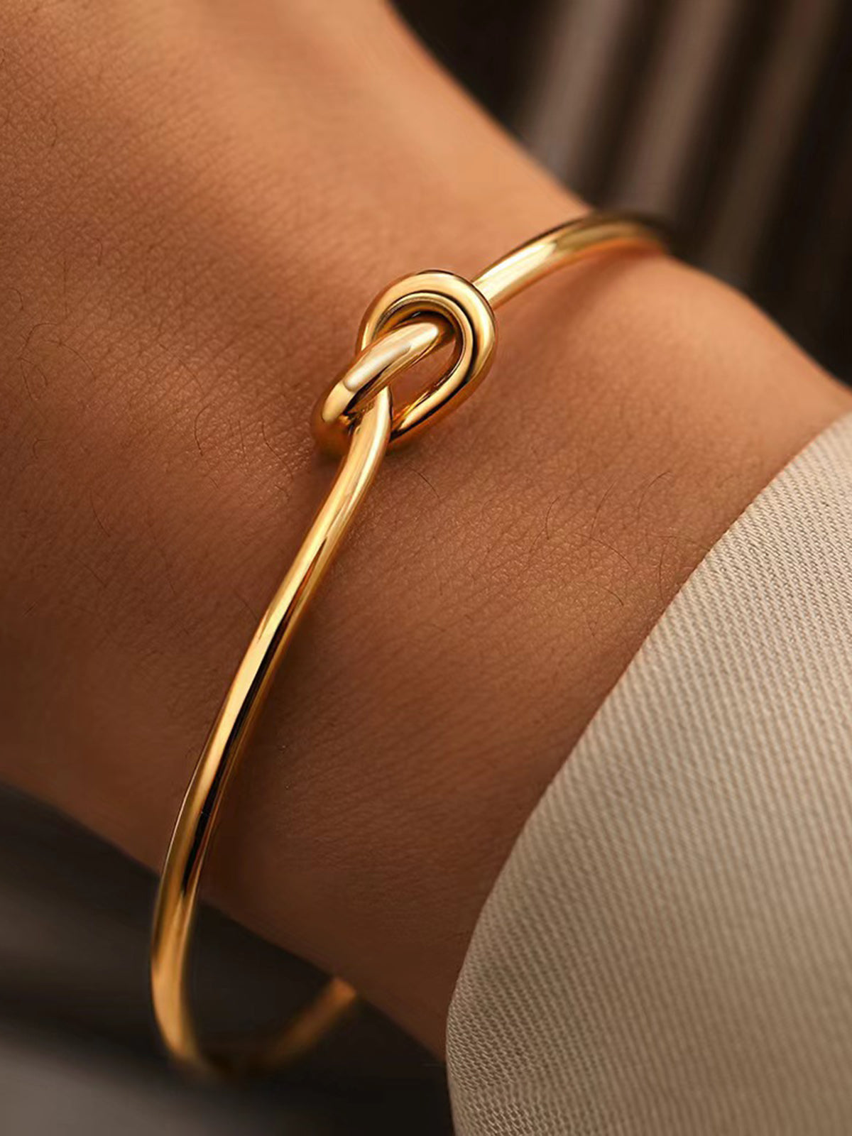 Open bracelet - Knot