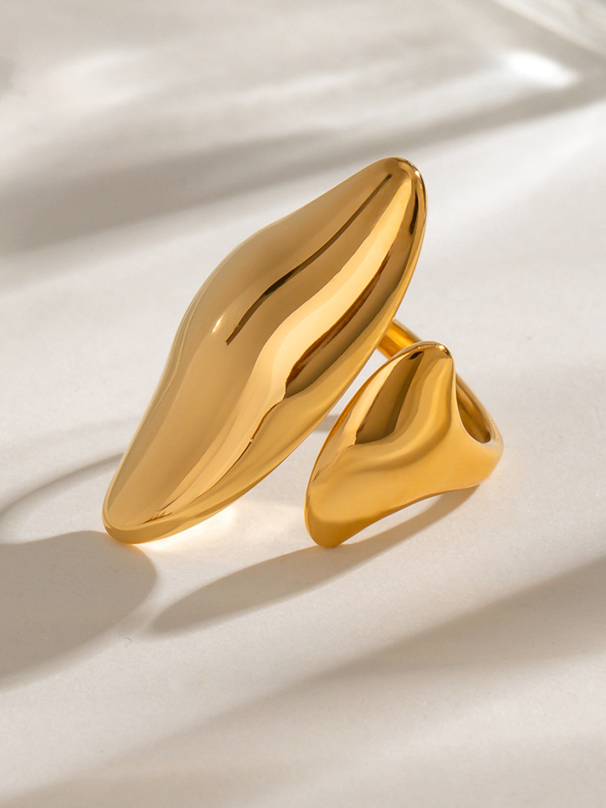 Elegant open asymmetrical ring