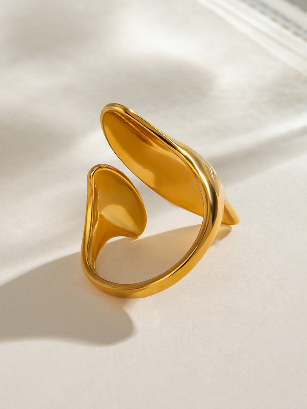Elegant open asymmetrical ring