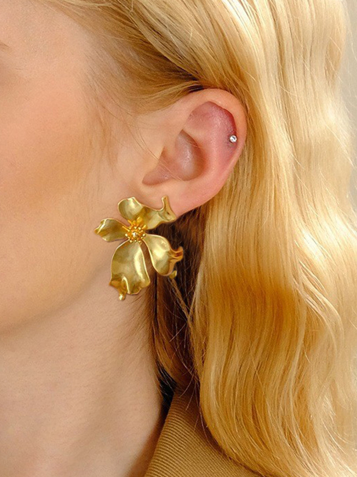 Beautiful metal flower earrings for an elegant look