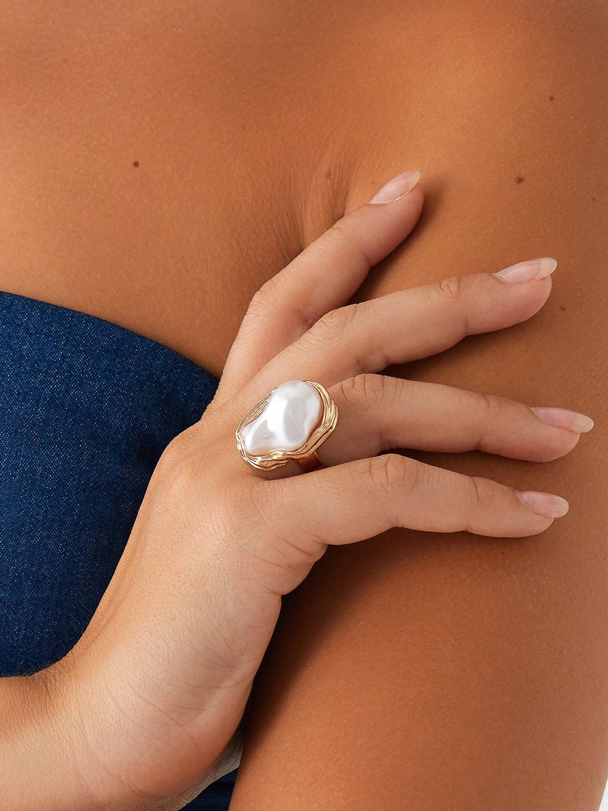 Elegant Mother-of-Pearl Shell Ring