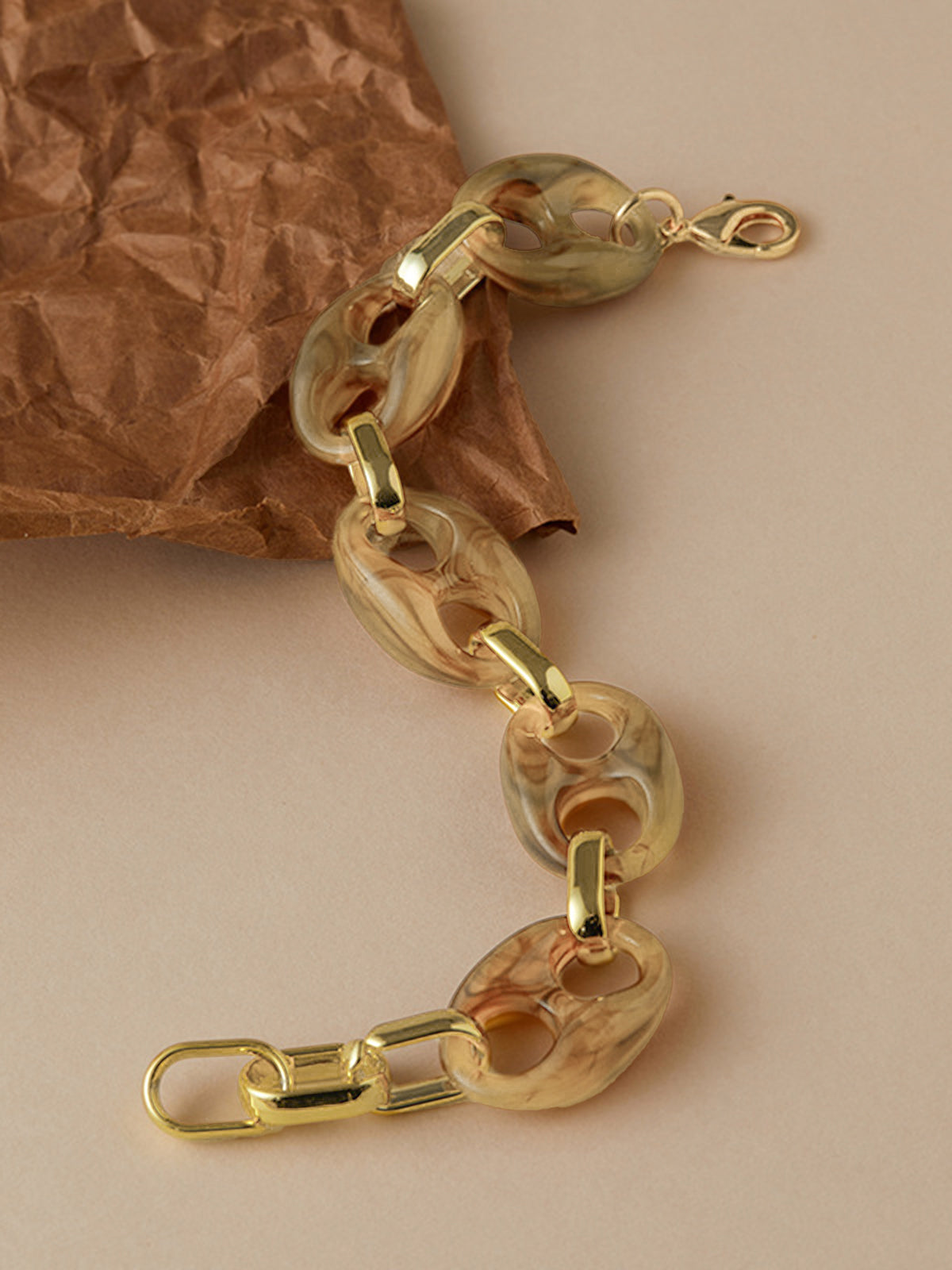 Elegant turtle bracelet with links for a refined appearance