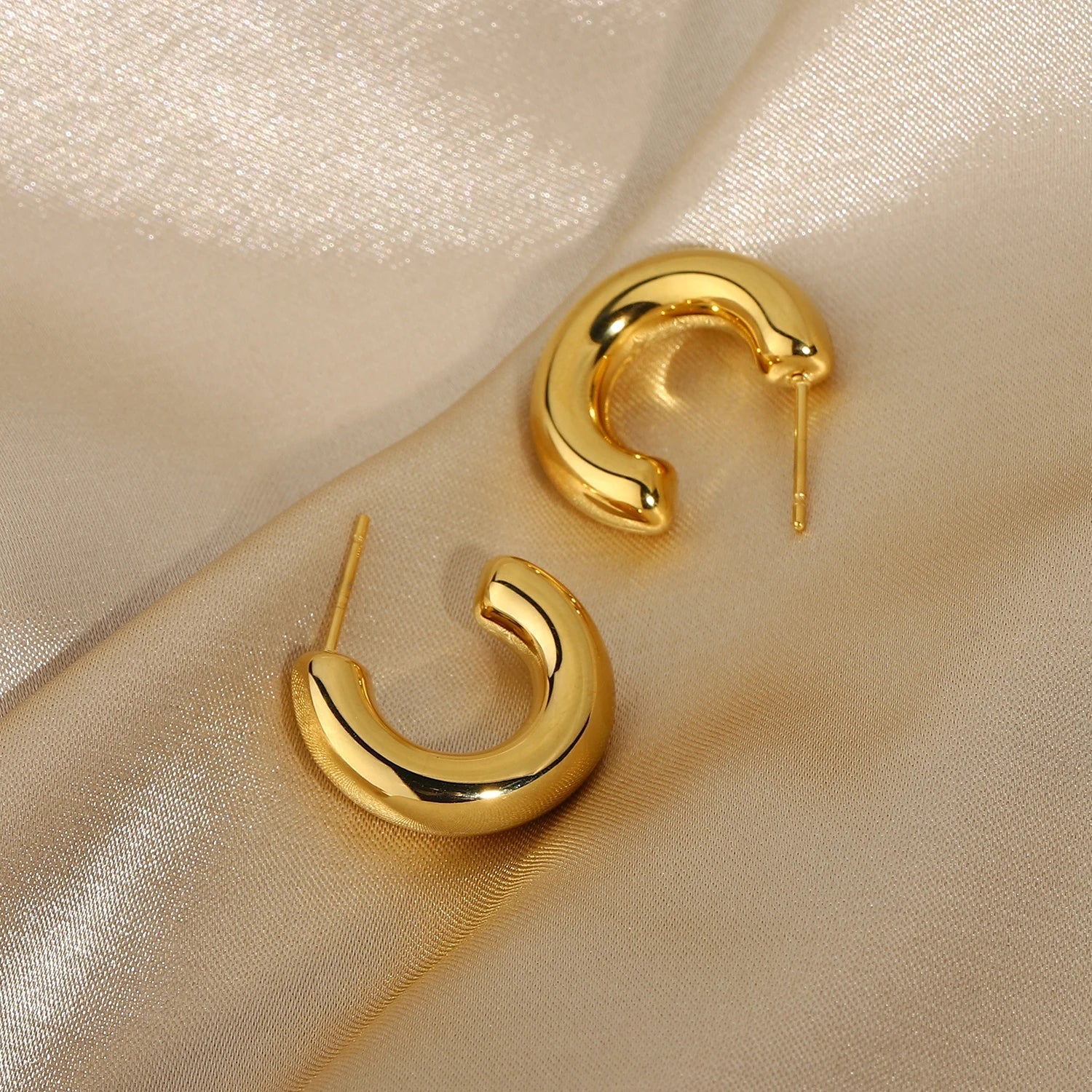 Chic Gold Bold Hoop Earrings for a Glamorous Look