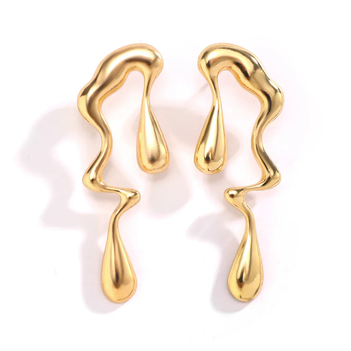 Sculpture Ear Cuff Flowing Drops with Distinctive Appearance