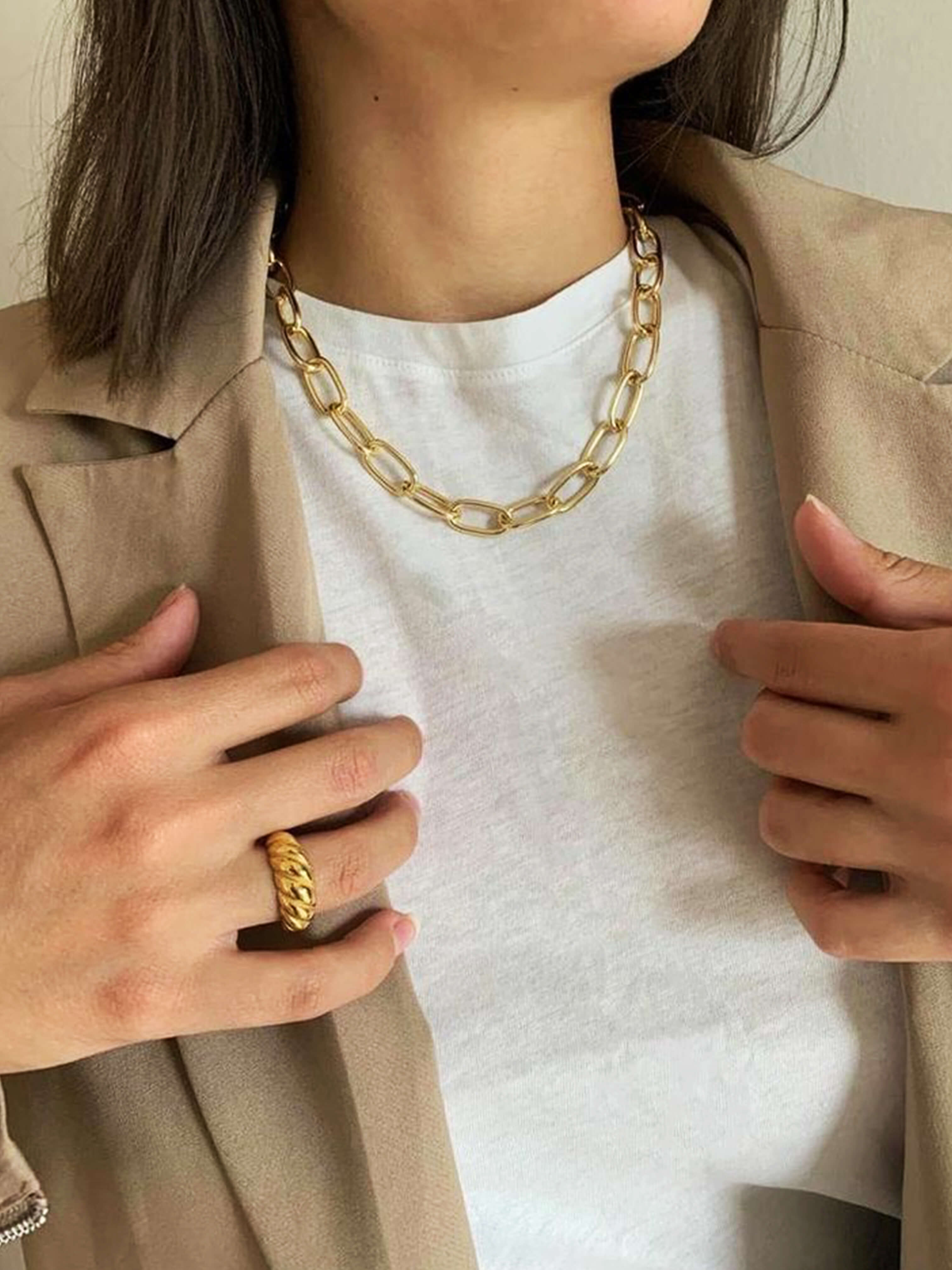 Stylish necklace with bike motif - a unique accessory for bike enthusiasts