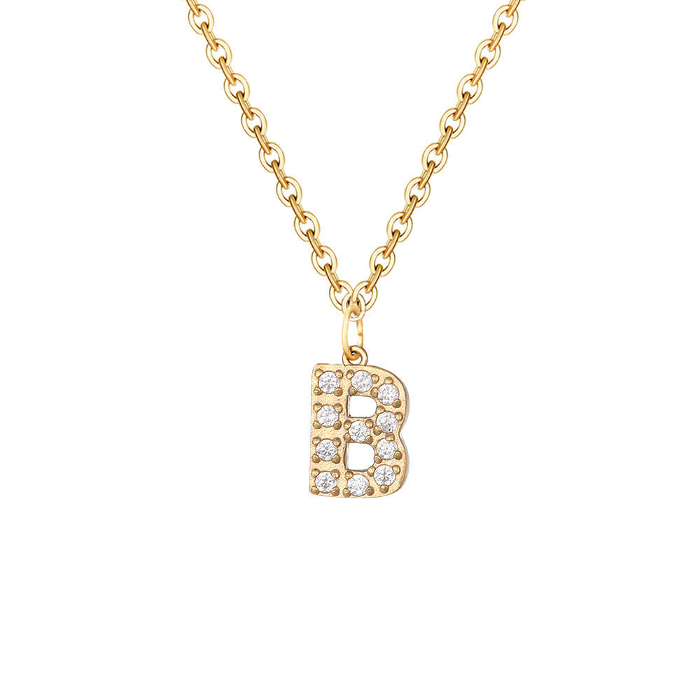 Elegant necklace with letter and sparkling elements for an exceptional style
