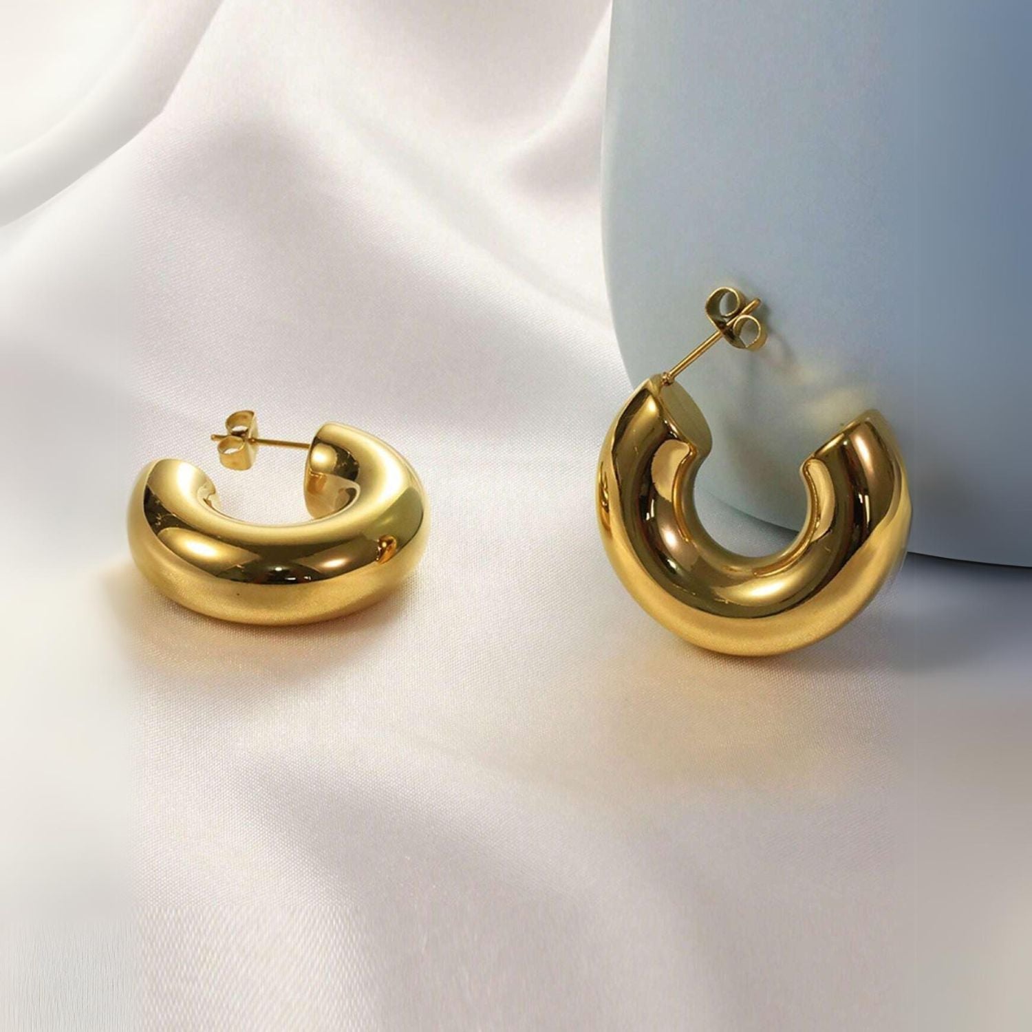 Chic Gold Bold Hoop Earrings for a Glamorous Look