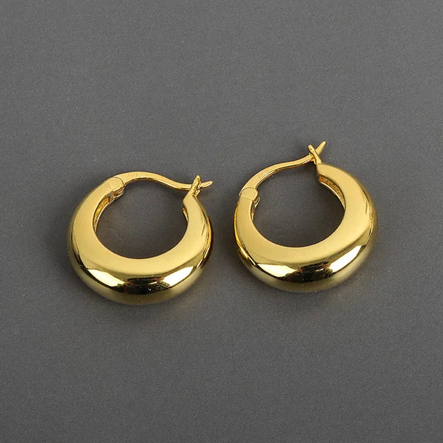 Two-link chain earring with zirconium elements