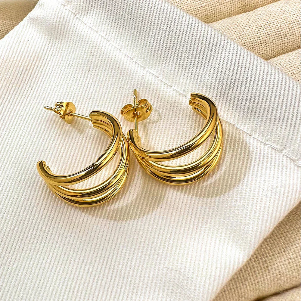 Elegant Layered Hoop Earrings for a Trendy Look