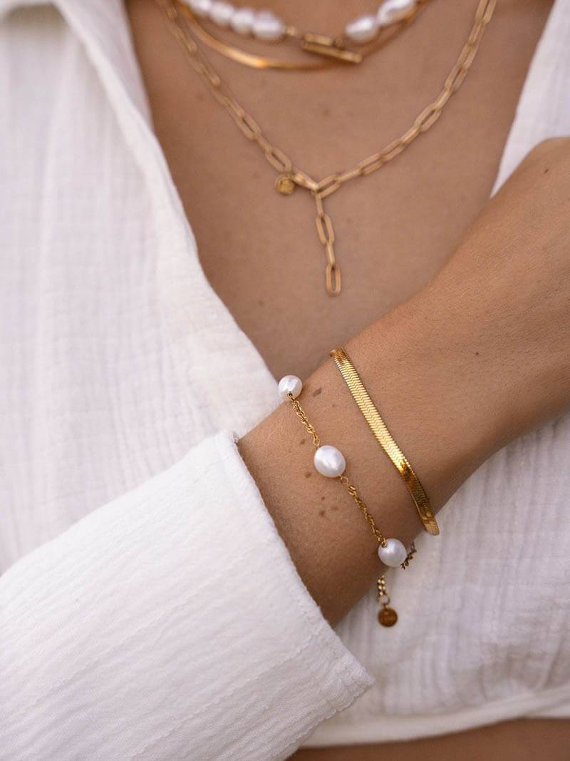 Stylish and elegant bracelet for any occasion