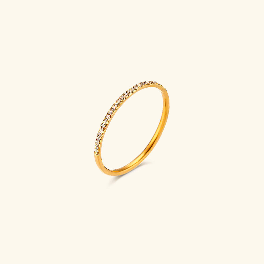 Elegant Gold Ring Zarra for a Timeless Style