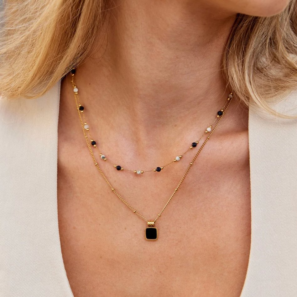 Elegant black necklace with a striking pendant